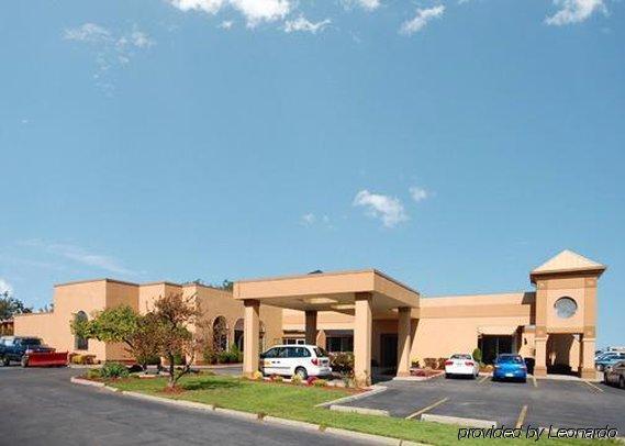 Clarion Hotel Buffalo Airport Williamsville Exterior foto