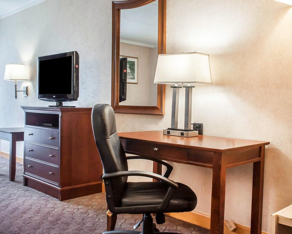 Clarion Hotel Buffalo Airport Williamsville Exterior foto