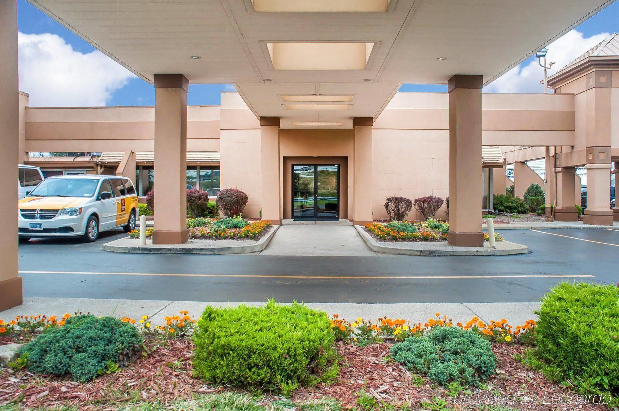 Clarion Hotel Buffalo Airport Williamsville Exterior foto