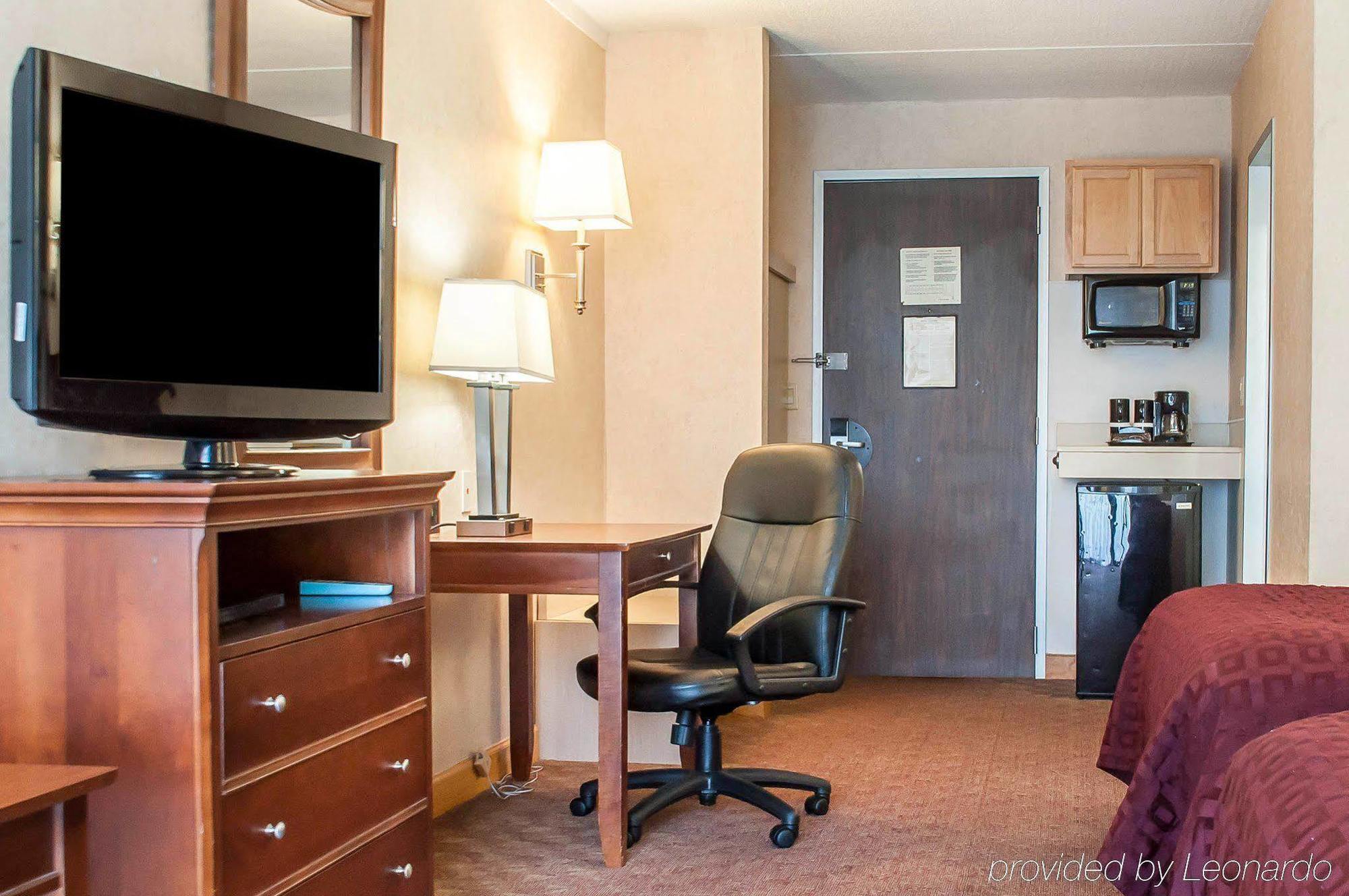 Clarion Hotel Buffalo Airport Williamsville Exterior foto