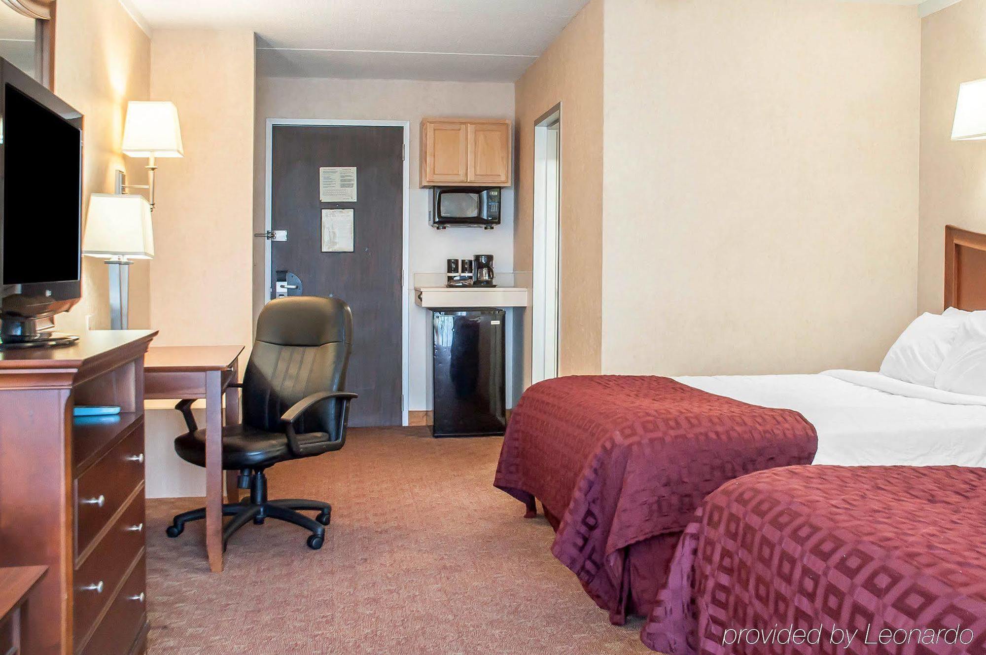 Clarion Hotel Buffalo Airport Williamsville Exterior foto
